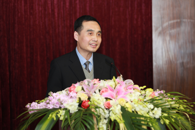 1-孙明同志对2016年度指标完成情况及记取方式进行说明.jpg