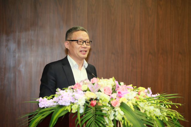 3-太极实业党委书记褚兵宣读文件.jpg