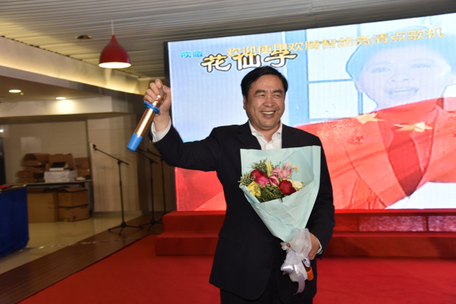 20-赵振元董事长独唱2.jpg