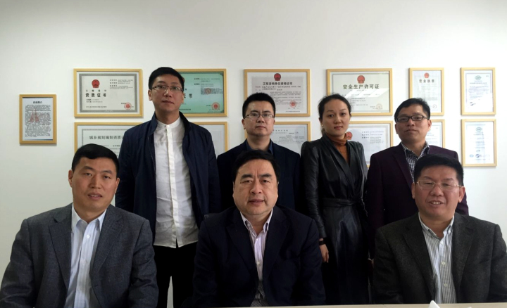 3-赵振元同志与南通分院周安举、贺奎田、赵宇、郭明伟、于海燕、唐锋等同志亲切合影.jpg