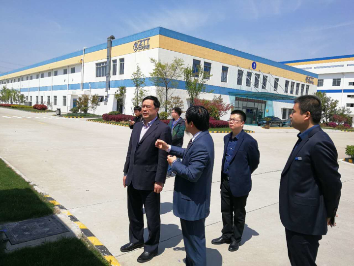 6-赵振元同志一行参观中天南通生产基地.jpg